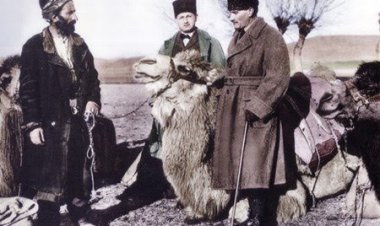 MUSTAFA KEMAL'İ SEVMEK