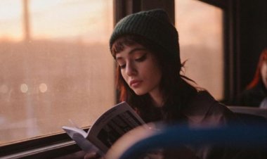 Pencere Önü Çiçeğim..