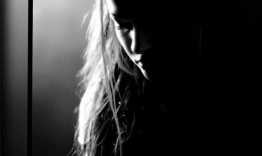 Ben hep yere bakıyorum…