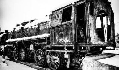 İSTASYONDA BEKLEDİĞİM