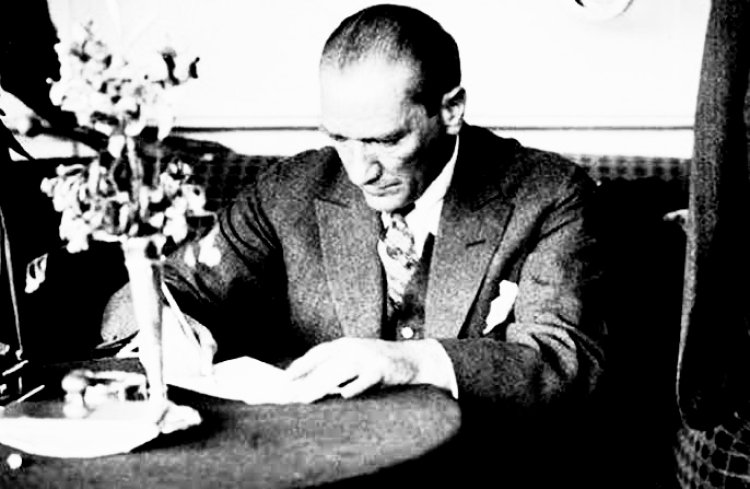 Atatürk' ü Anlamak (Safındaki Hainler)