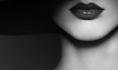 Siyah ve Beyazın Arasında