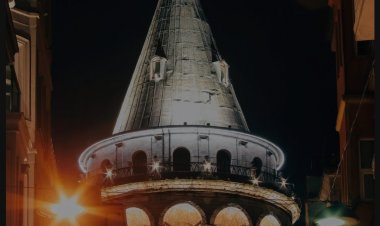 Galata Yalnızlığında Bir Garip Eminönü İskelesi