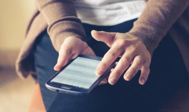 Kadrajdaki Dünyalar | 2. Kare: Bir Yeni Mesaj