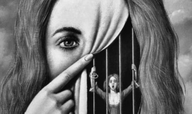 KARANLIĞIN İÇİNDE