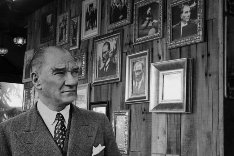 Aşağıdakilerin hangisi başlangıcı olmayan, eski, ezeli anlamına gelir?